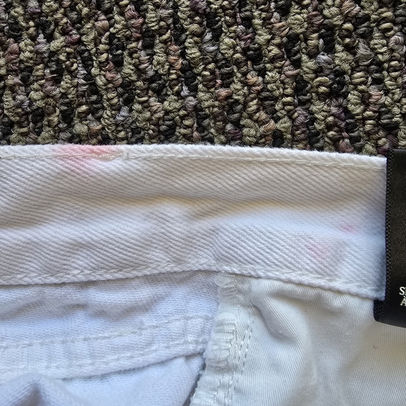 Blank NYC White Distressed Jean Shorts - Picture 8 of 9